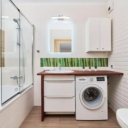 Rozy Wiatrow With Underground Garage By Renters * Breslavia