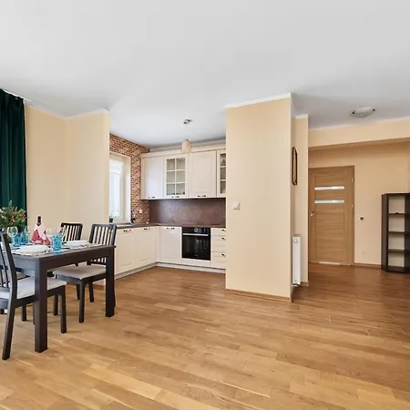 Apartment Rozy Wiatrow With Underground Garage By Renters