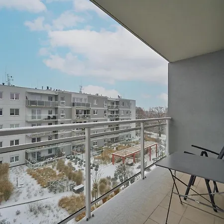 Appartamento Rozy Wiatrow With Underground Garage By Renters Breslavia