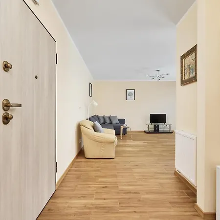 Apartament Rozy Wiatrow With Underground Garage By Renters